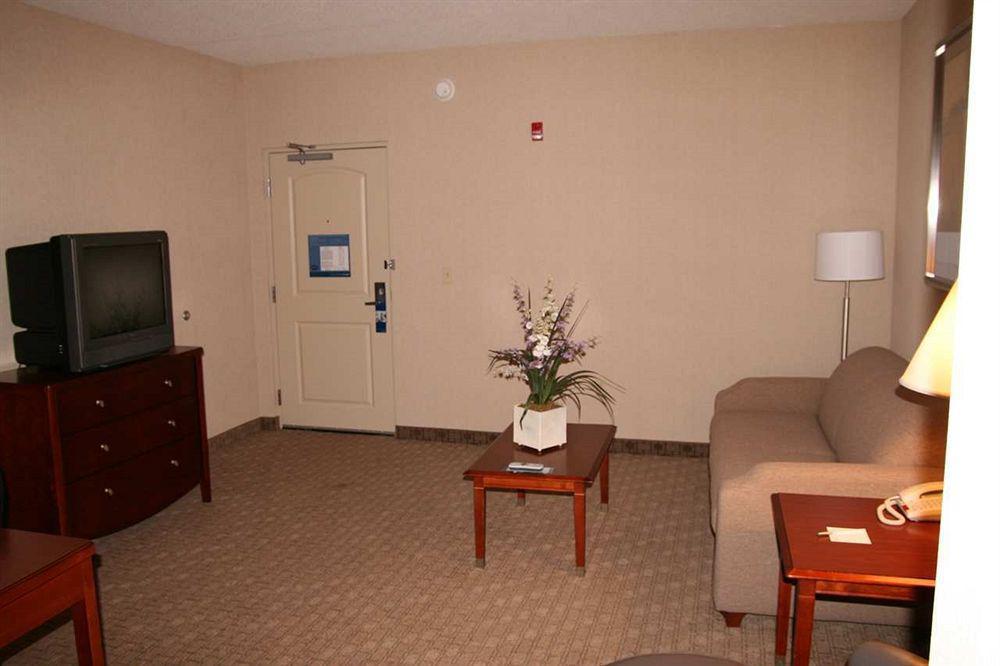 Hampton Inn Льюисберг Номер фото