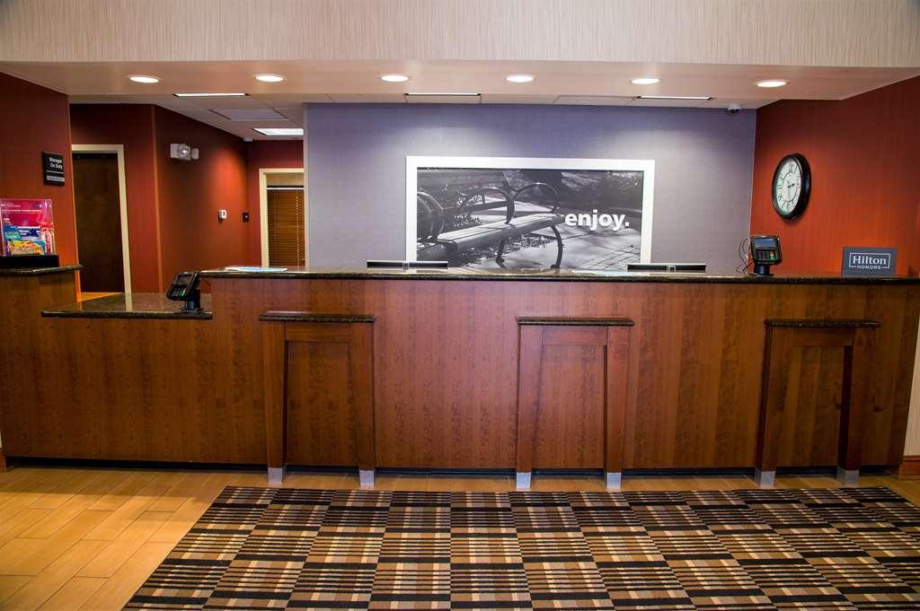 Hampton Inn Льюисберг Экстерьер фото