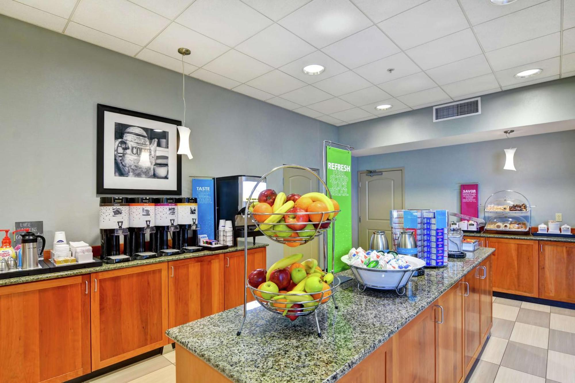 Hampton Inn Льюисберг Экстерьер фото