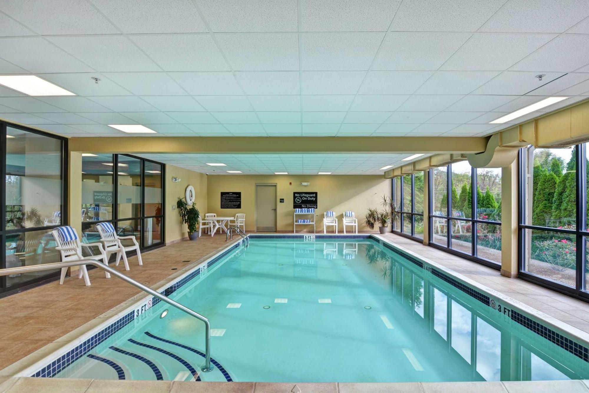 Hampton Inn Льюисберг Экстерьер фото